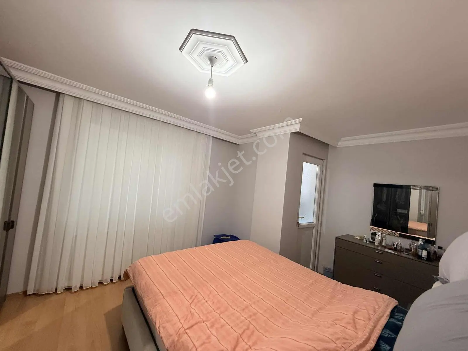 Aslı Emlak'tan Gazi Mah.de Üç Balkonlu Satılık 2+1 — fotoğraf 34