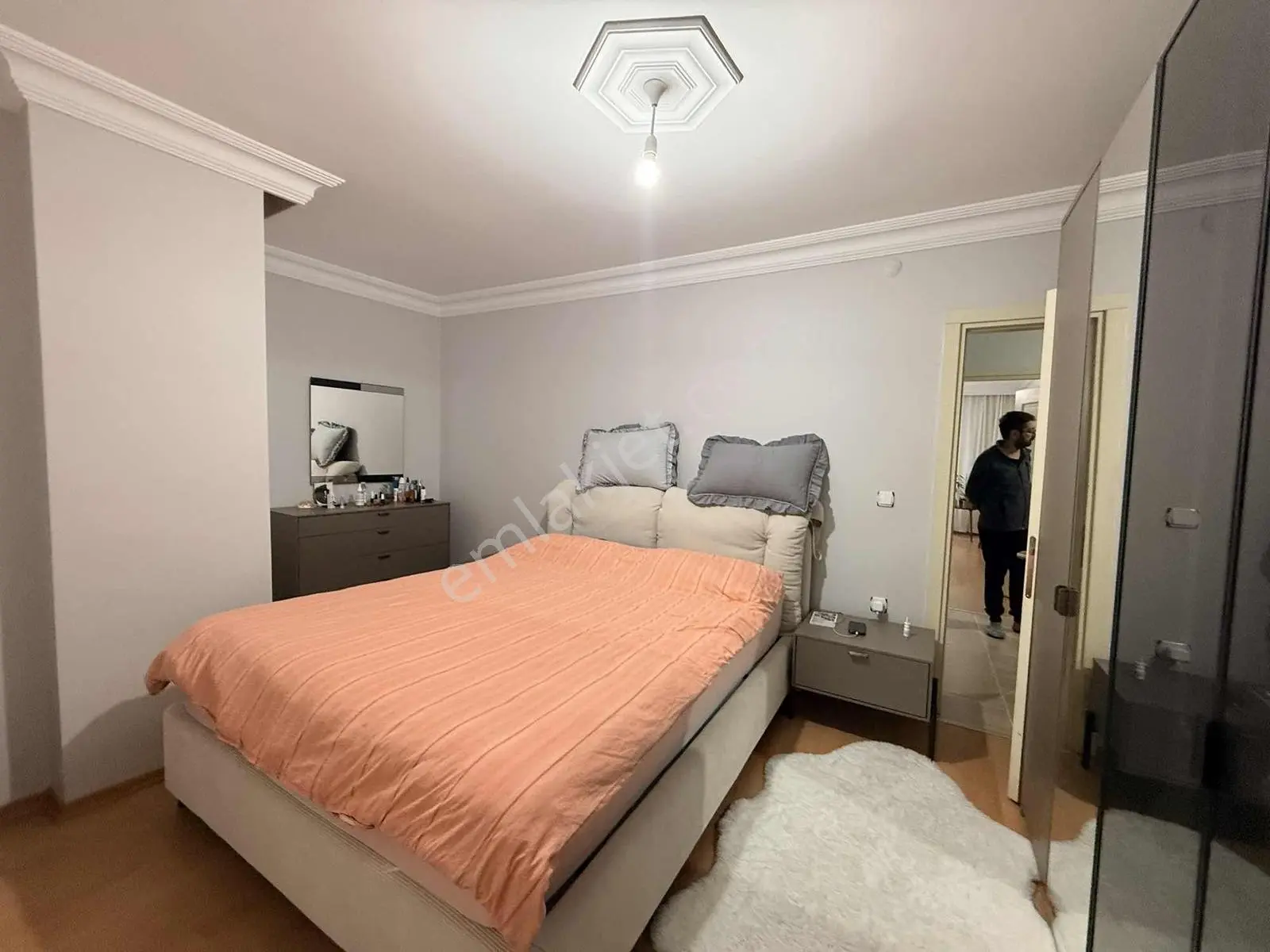 Aslı Emlak'tan Gazi Mah.de Üç Balkonlu Satılık 2+1 — fotoğraf 35