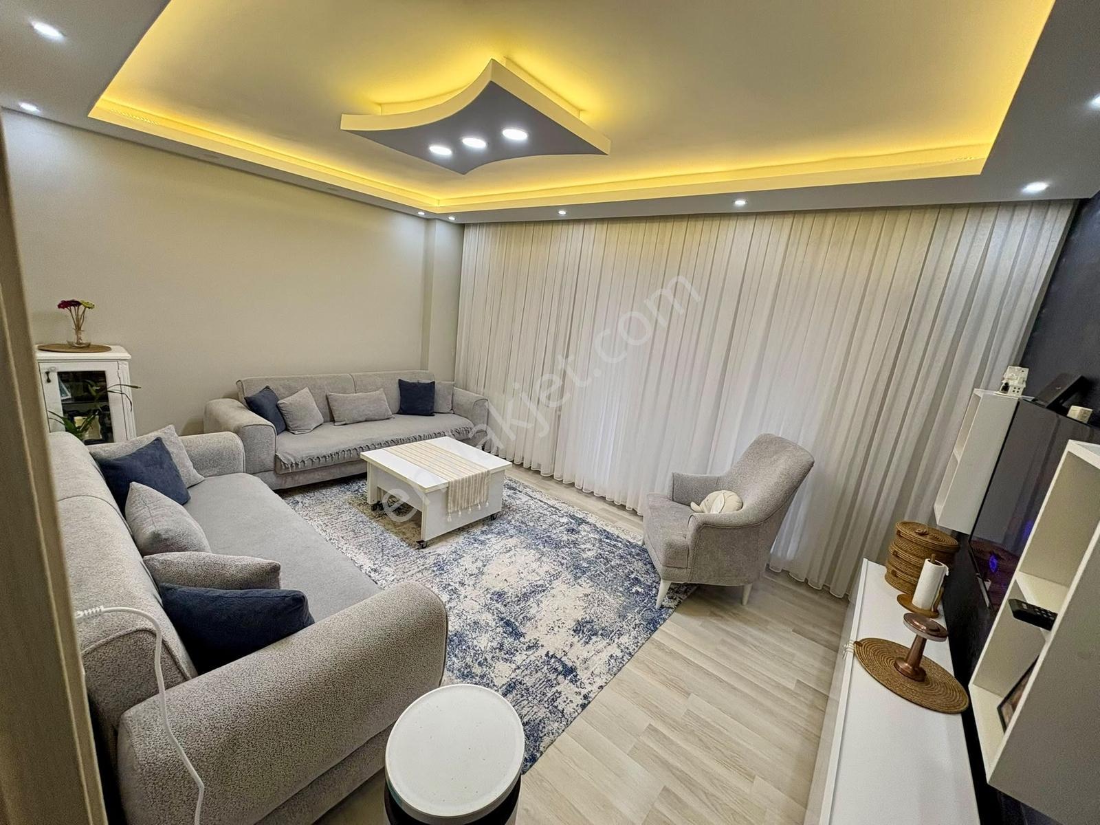 Mercan Emlaktan 2+1 Daire 8 Yaşında Asansörlü Yüksek Giriş — fotoğraf 3