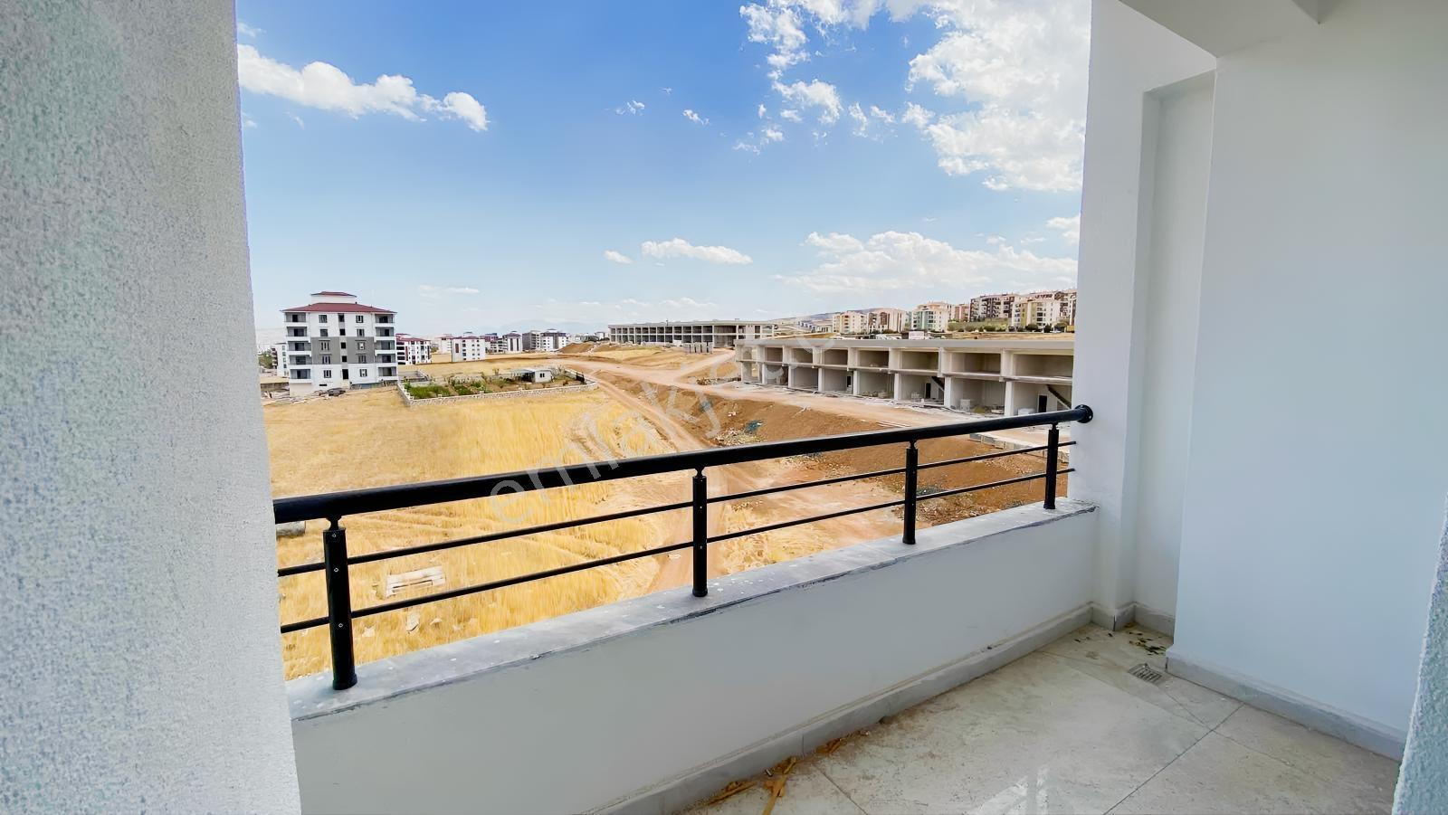 Ümit Emlak|acilataşehir Özel Harekat Karşısı Ana Cadde Üzeri 3+1 — fotoğraf 17