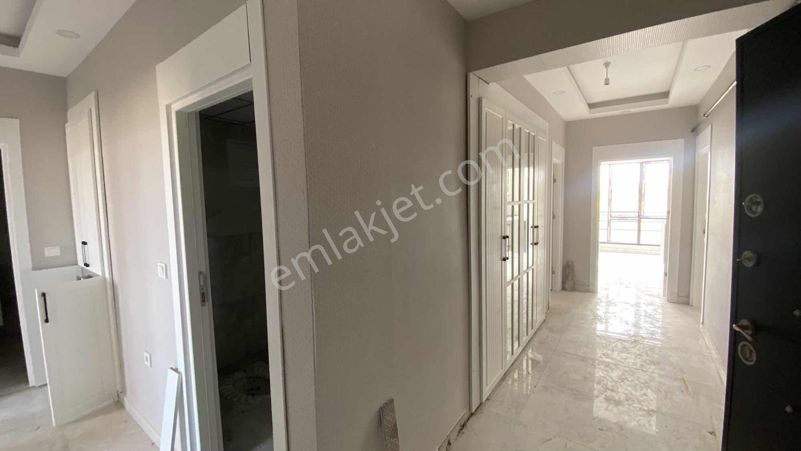 Ümit Emlak|acilataşehir Özel Harekat Karşısı Ana Cadde Üzeri 3+1 — fotoğraf 18