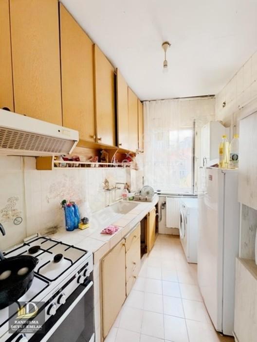 Detay Emlak'tan Caddeye Yakın 2+1 Arakat Kiracılı Satılık Daire — fotoğraf 3