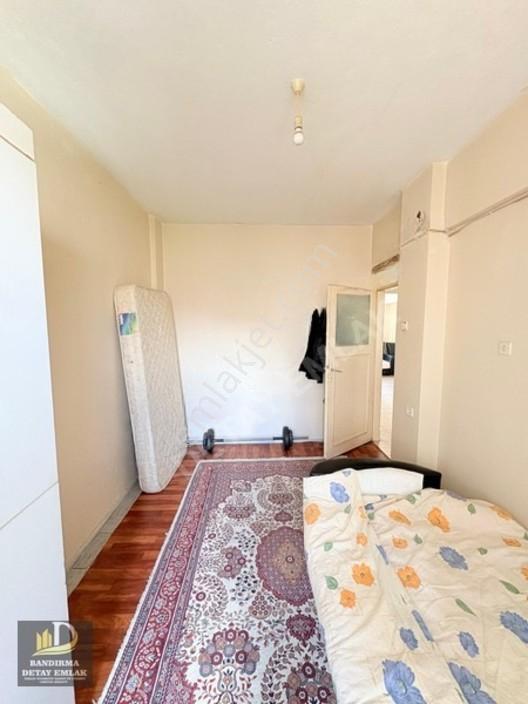 Detay Emlak'tan Caddeye Yakın 2+1 Arakat Kiracılı Satılık Daire — fotoğraf 14