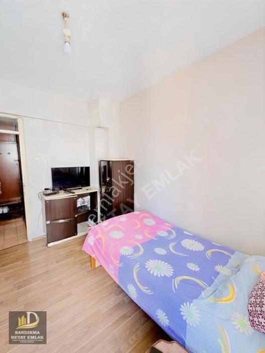 Detay Emlak'tan Caddeye Yakın 2+1 Arakat Kiracılı Satılık Daire — fotoğraf 17