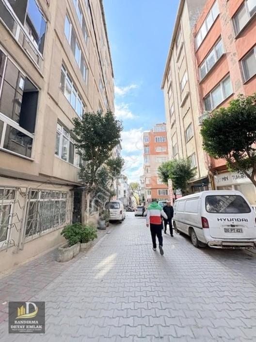 Detay Emlak'tan Caddeye Yakın 2+1 Arakat Kiracılı Satılık Daire — fotoğraf 19