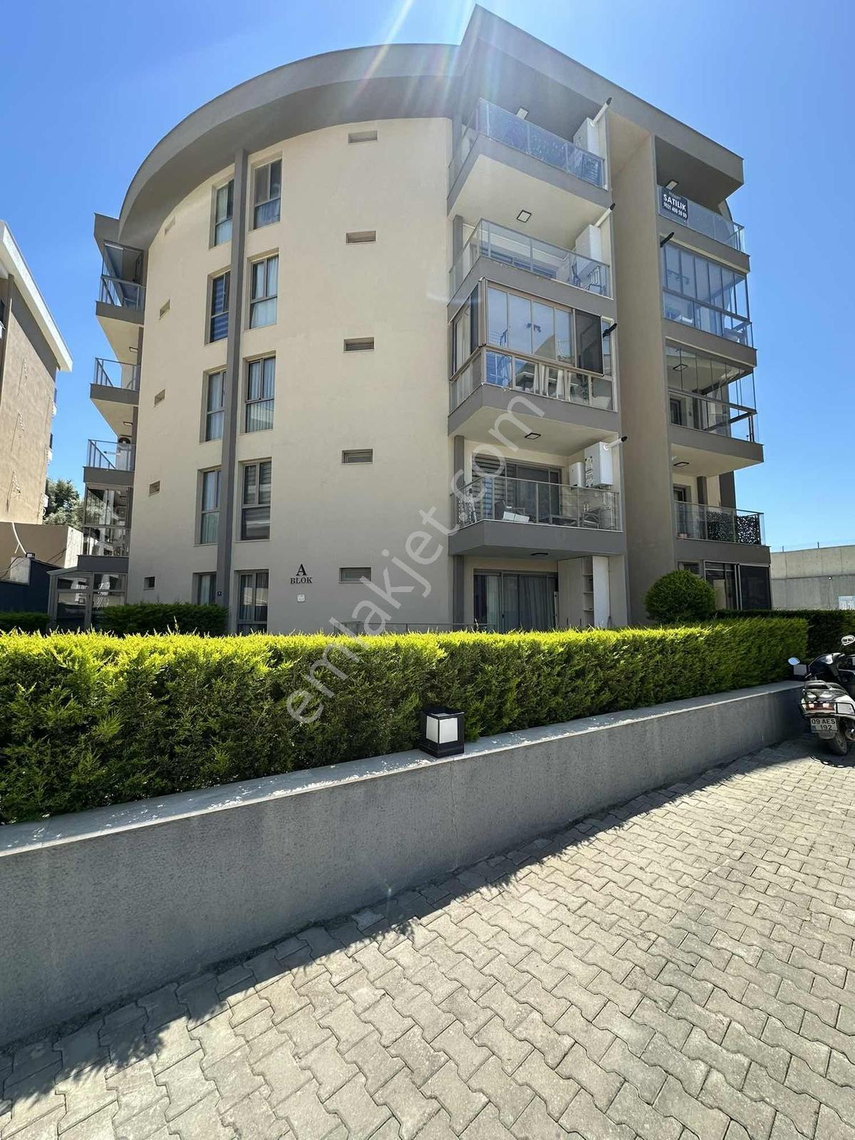 Kuşadasın'da Lüks 2+1 Satılık Daire — fotoğraf 3
