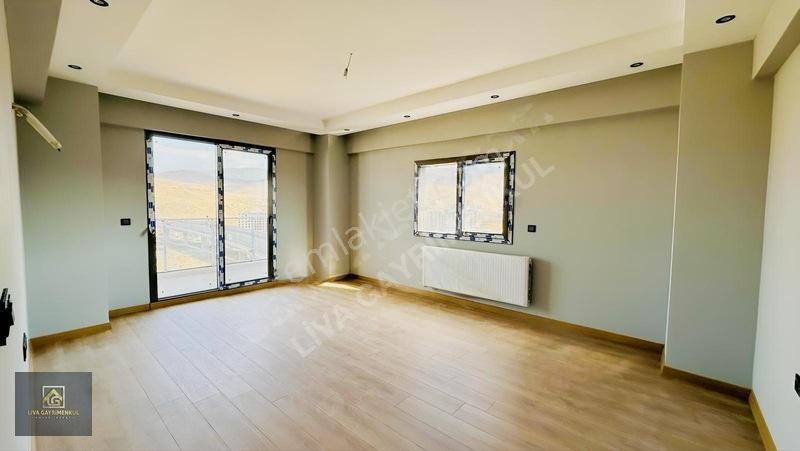 Manzaralı, Havuzlu Sitede 3+1 Lüks Daire — fotoğraf 2