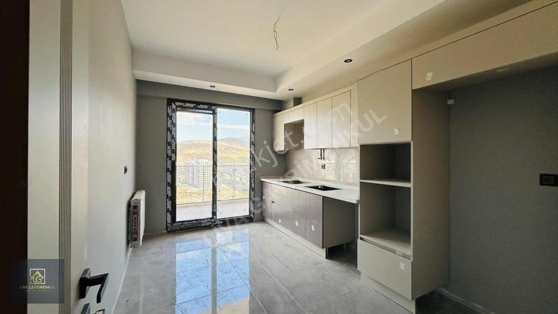 Manzaralı, Havuzlu Sitede 3+1 Lüks Daire — fotoğraf 3