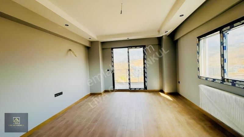 Manzaralı, Havuzlu Sitede 3+1 Lüks Daire — fotoğraf 5