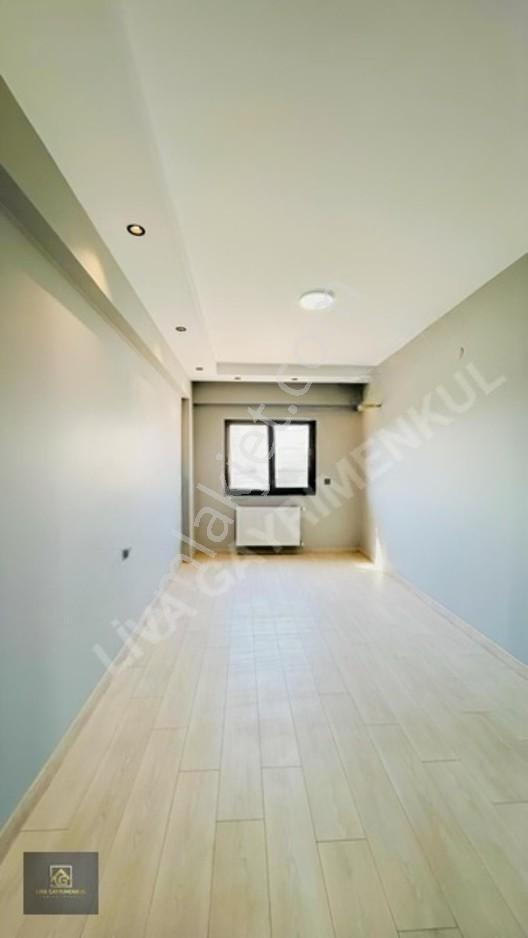Manzaralı, Havuzlu Sitede 3+1 Lüks Daire — fotoğraf 9