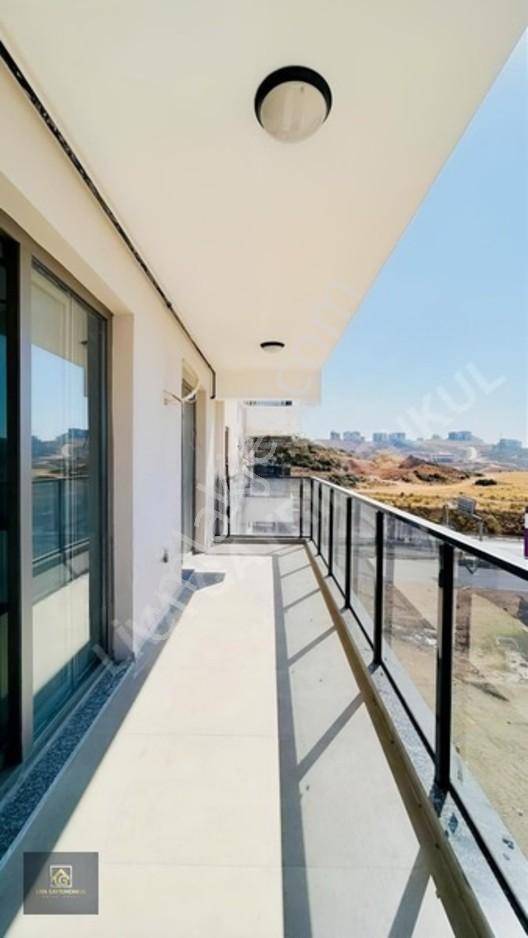 Manzaralı, Havuzlu Sitede 3+1 Lüks Daire — fotoğraf 11