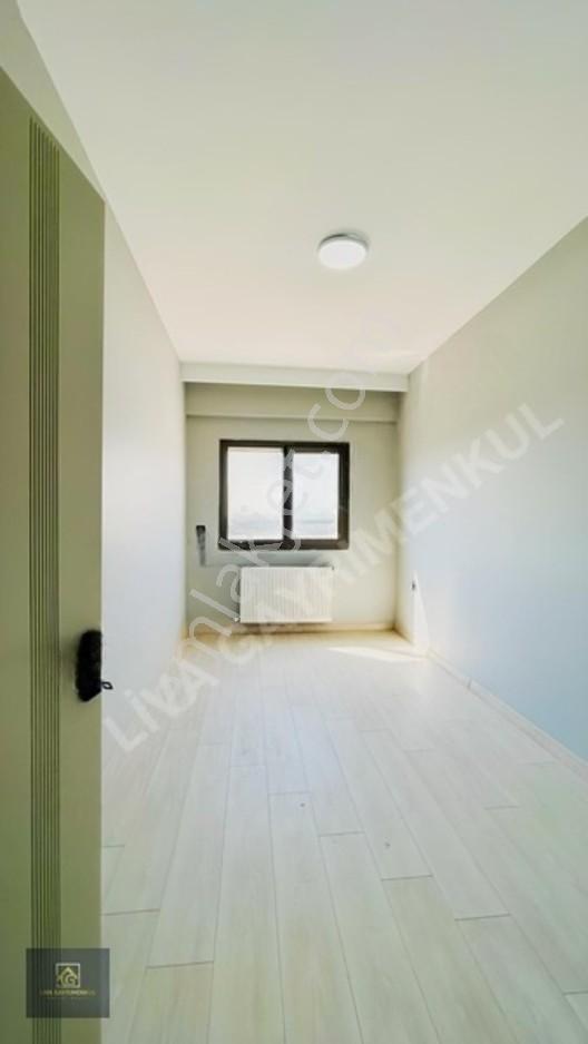 Manzaralı, Havuzlu Sitede 3+1 Lüks Daire — fotoğraf 15