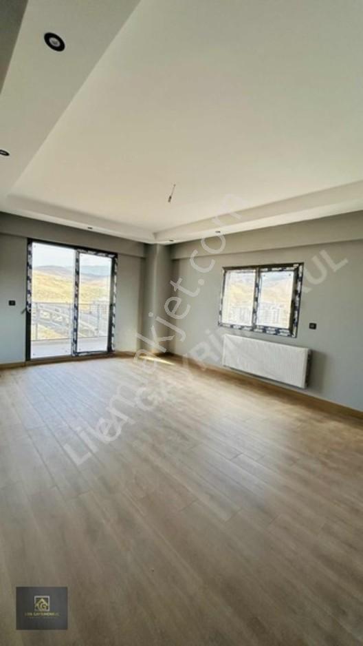 Manzaralı, Havuzlu Sitede 3+1 Lüks Daire — fotoğraf 18