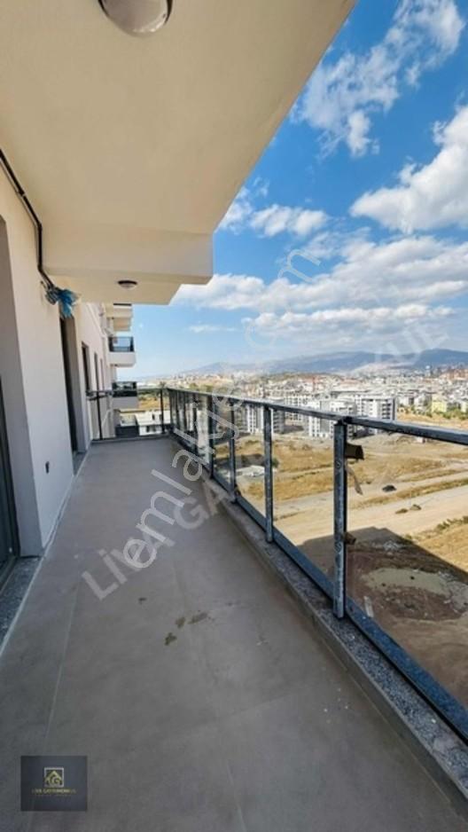 Manzaralı, Havuzlu Sitede 3+1 Lüks Daire — fotoğraf 21