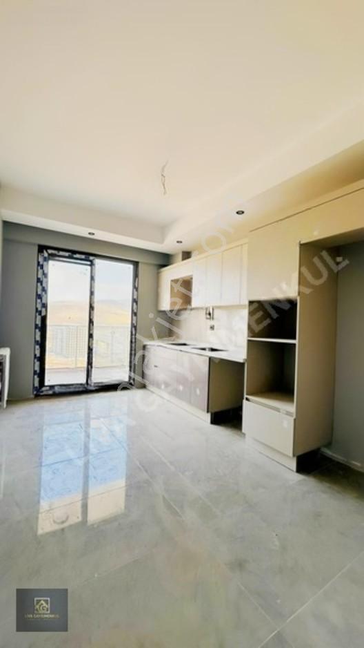 Manzaralı, Havuzlu Sitede 3+1 Lüks Daire — fotoğraf 24
