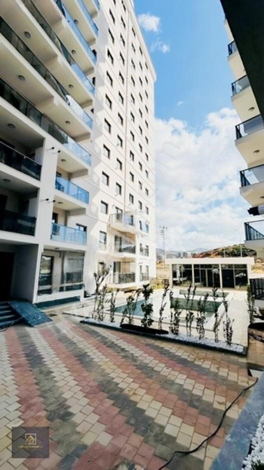 Manzaralı, Havuzlu Sitede 3+1 Lüks Daire — fotoğraf 33