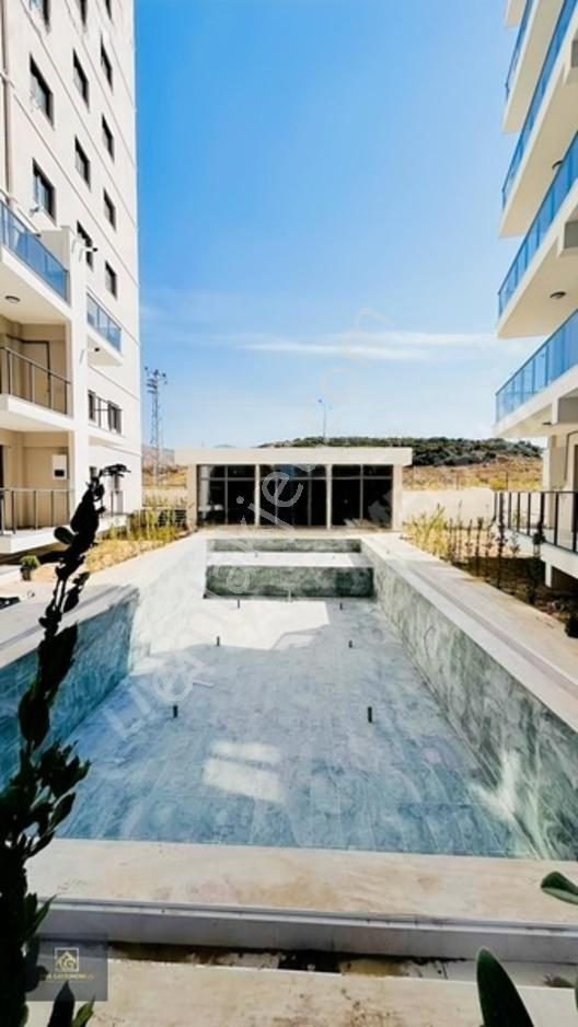 Manzaralı, Havuzlu Sitede 3+1 Lüks Daire — fotoğraf 34