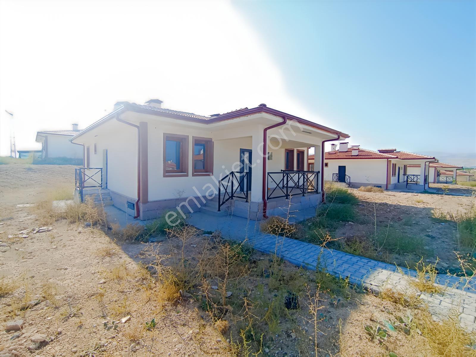 Canbay Yapı'dan Akçadağ Sahilköy'de Müstakil Köy Evi — fotoğraf 2