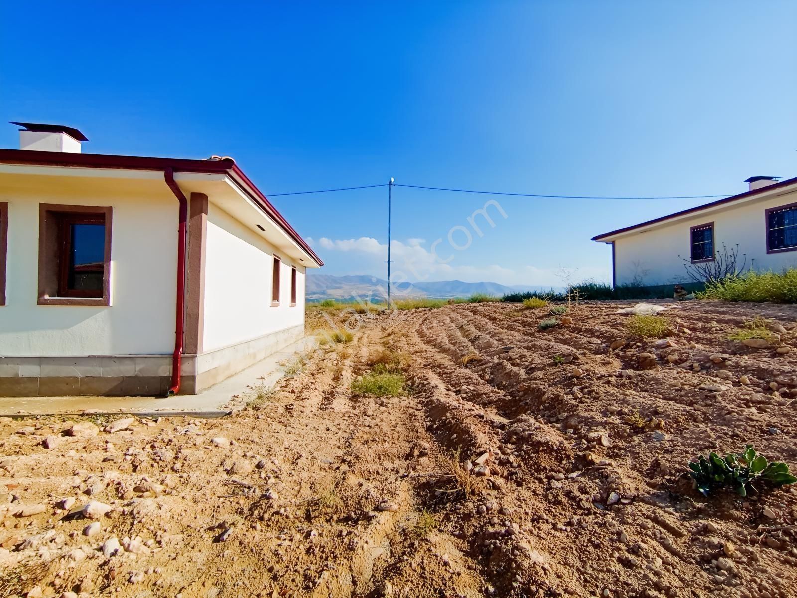Canbay Yapı'dan Akçadağ Sahilköy'de Müstakil Köy Evi — fotoğraf 6