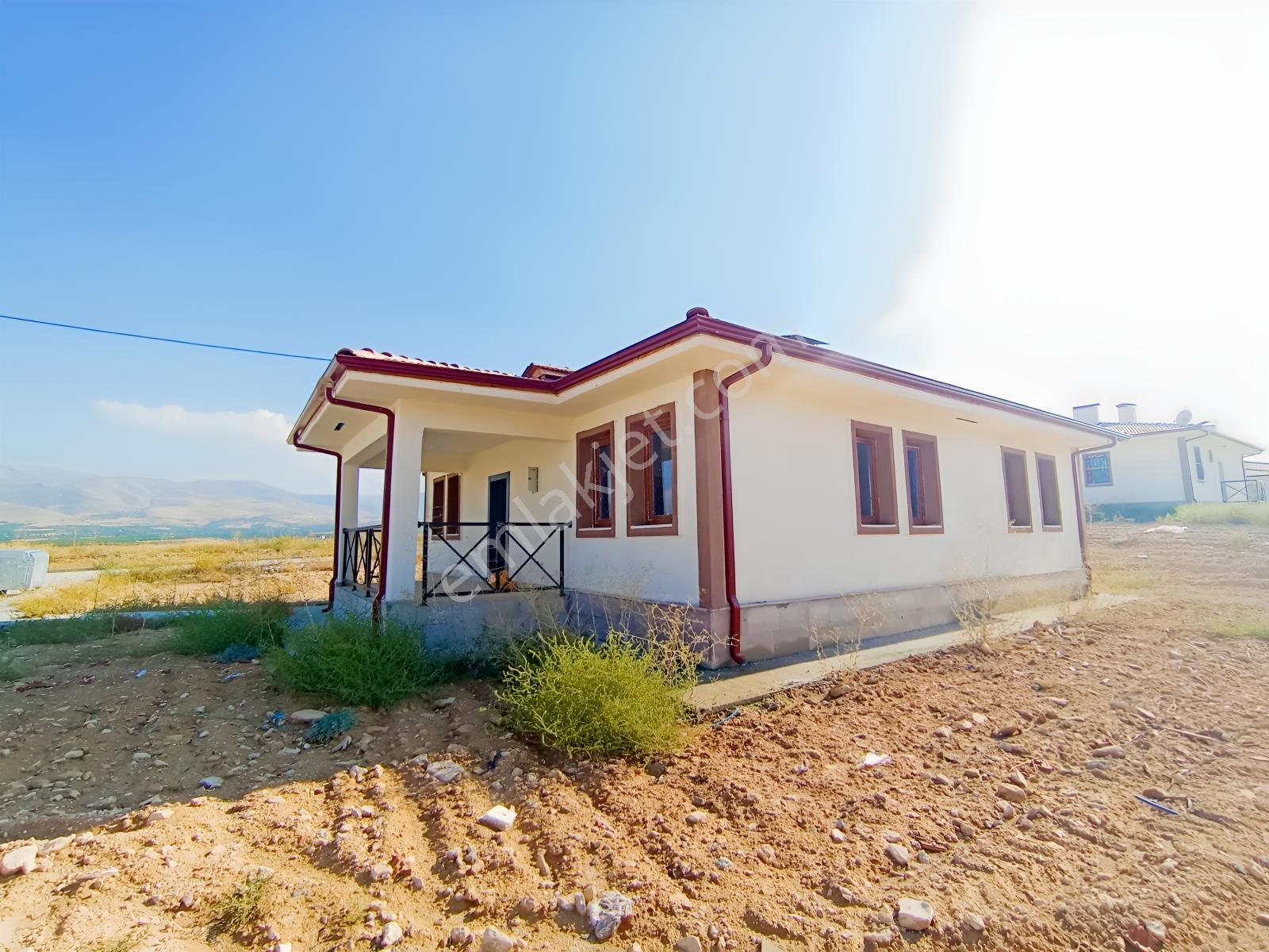 Canbay Yapı'dan Akçadağ Sahilköy'de Müstakil Köy Evi — fotoğraf 8