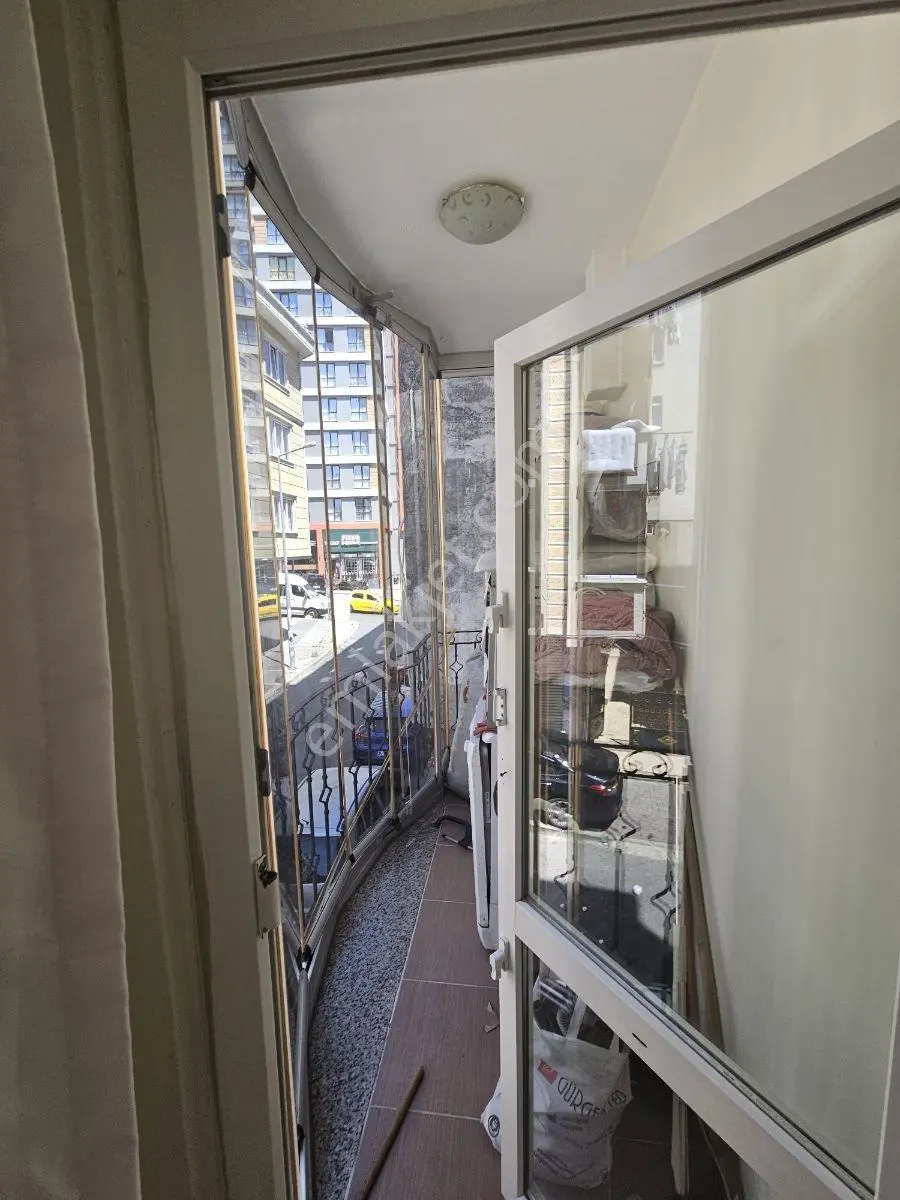 Halkalı Merkez De Satılık Kapalı Otoparlık 3+1 Daire — fotoğraf 3