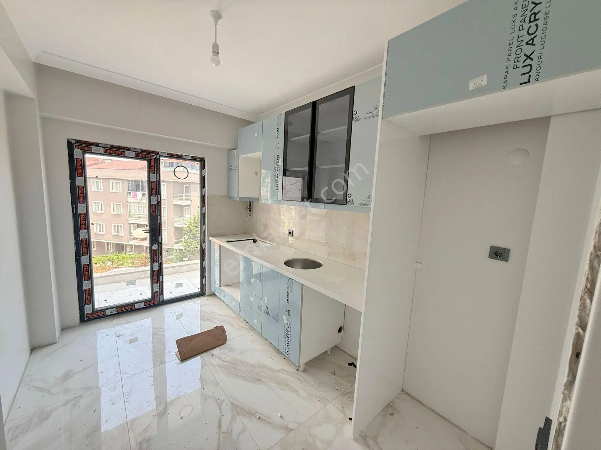 Mertcan'dan Yayalar Mah. İskanlı Açık Balkonlu 3+1 Daire — fotoğraf 5