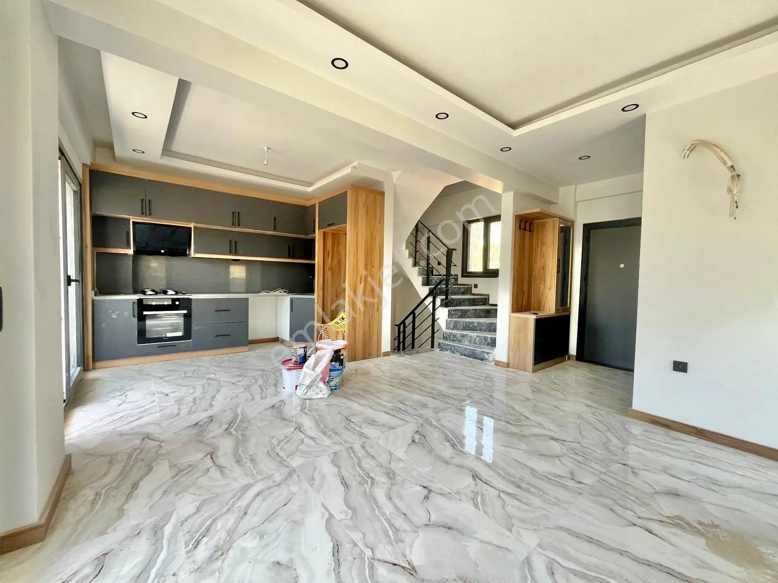 Ay Emlaktan Pelitköy'de Denize Sadece 1 Sokak Doğa İle İç İçe Satılık 4+1 Lüks Müstakil Villa — fotoğraf 6