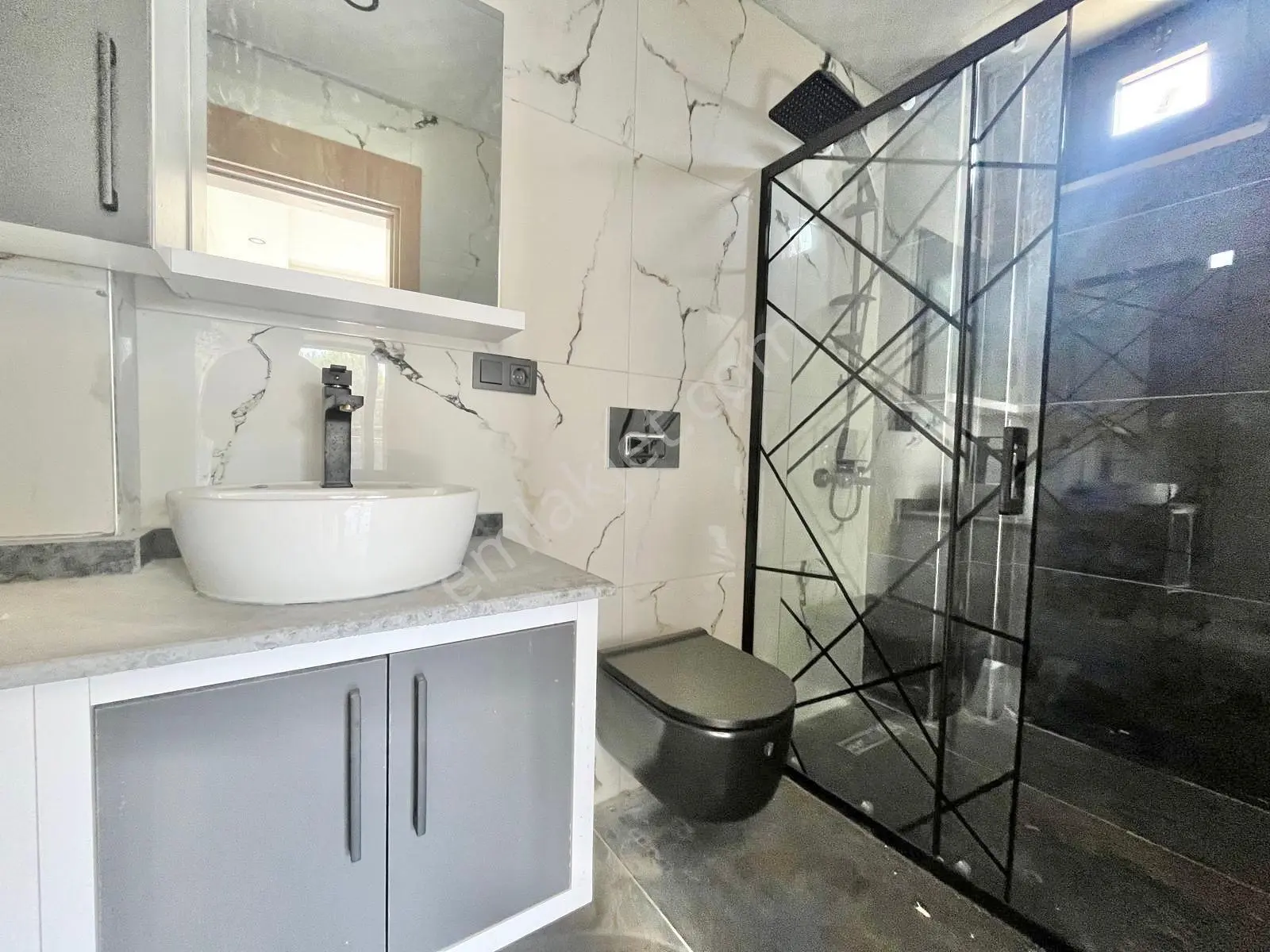 Ay Emlaktan Pelitköy'de Denize Sadece 1 Sokak Doğa İle İç İçe Satılık 4+1 Lüks Müstakil Villa — fotoğraf 30