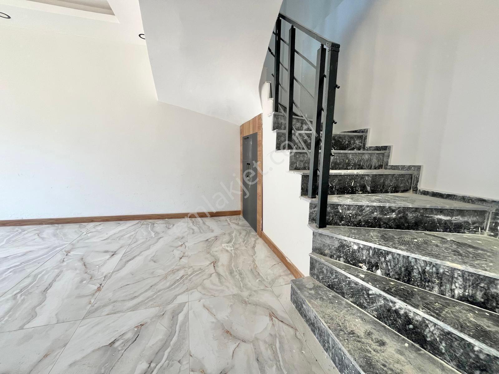 Ay Emlaktan Pelitköy'de Denize Sadece 1 Sokak Doğa İle İç İçe Satılık 4+1 Lüks Müstakil Villa — fotoğraf 35