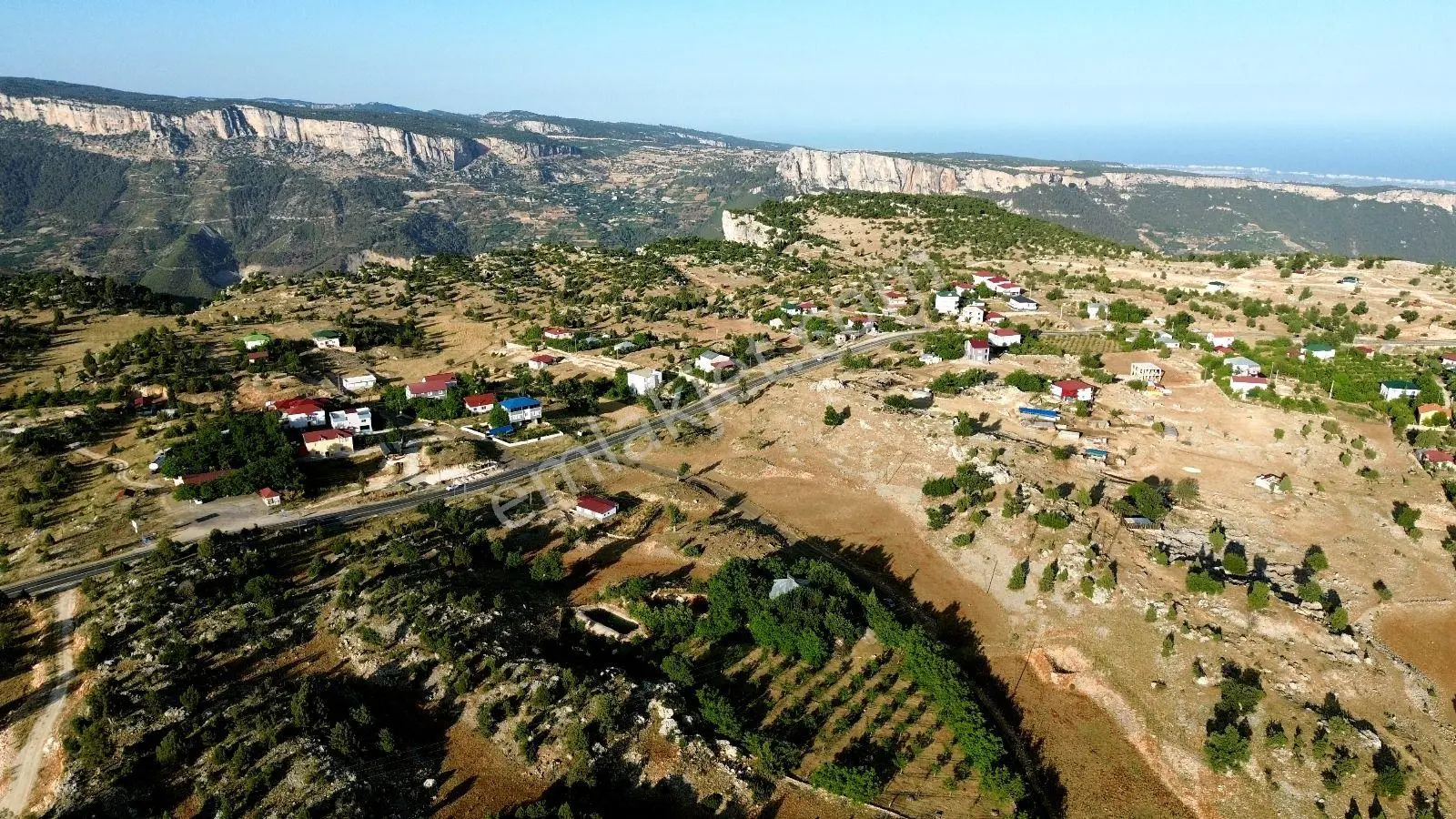 2 Kata İmarlı 1000 M2 Arsa — fotoğraf 2