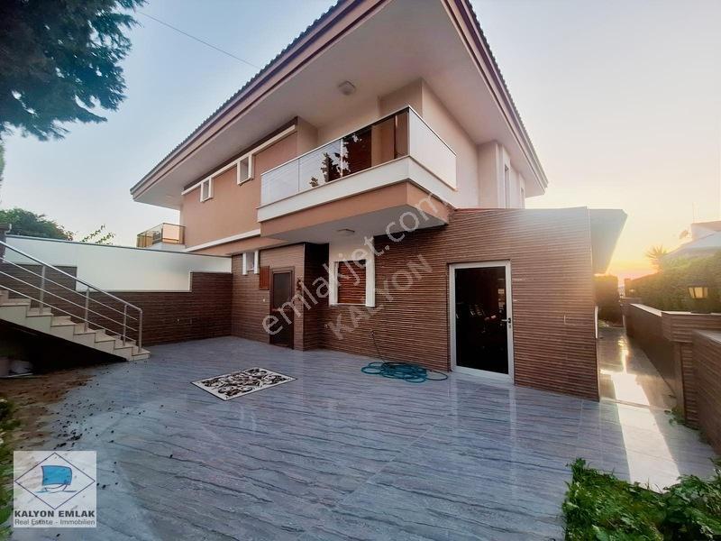 Çeşme Çiftlikköy'de Kalyon'dan Satılık Özel Kış Bahçeli Villa — fotoğraf 2