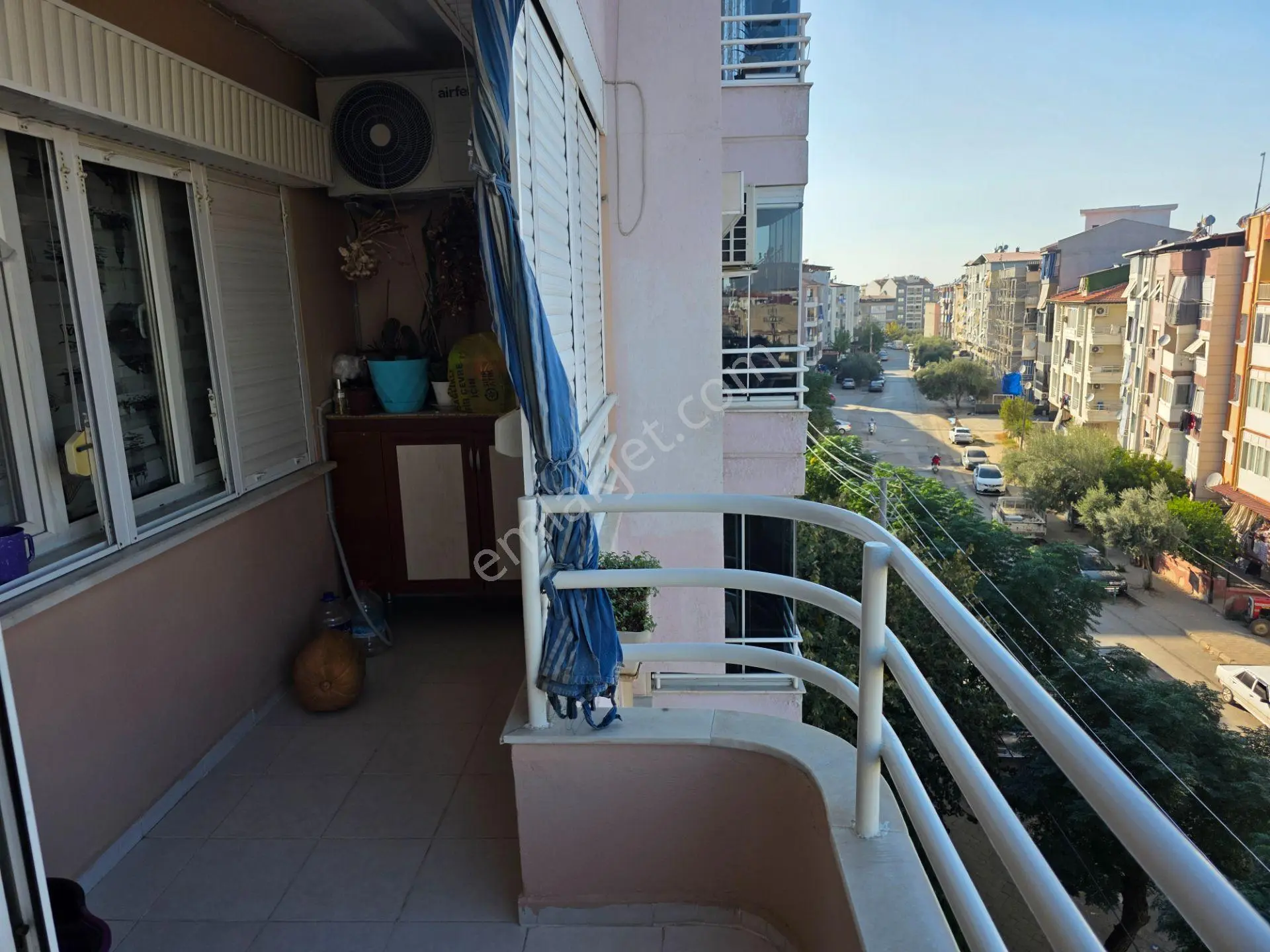 Salihli Cumhuriyet Mahallesi Satılık Geniş 3+1 Daire — fotoğraf 5