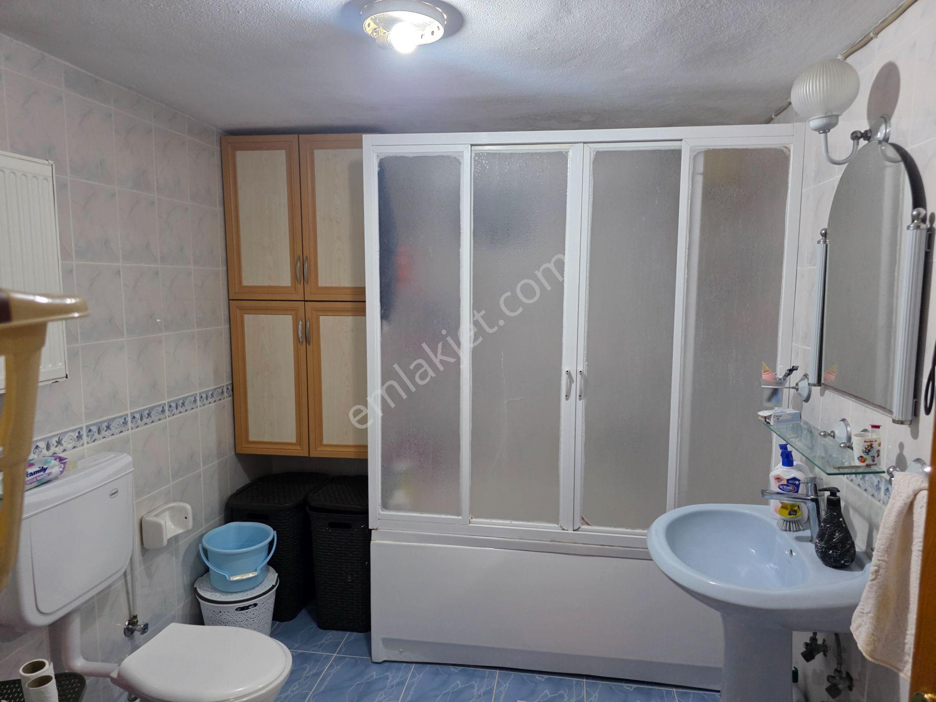 Salihli Cumhuriyet Mahallesi Satılık Geniş 3+1 Daire — fotoğraf 9