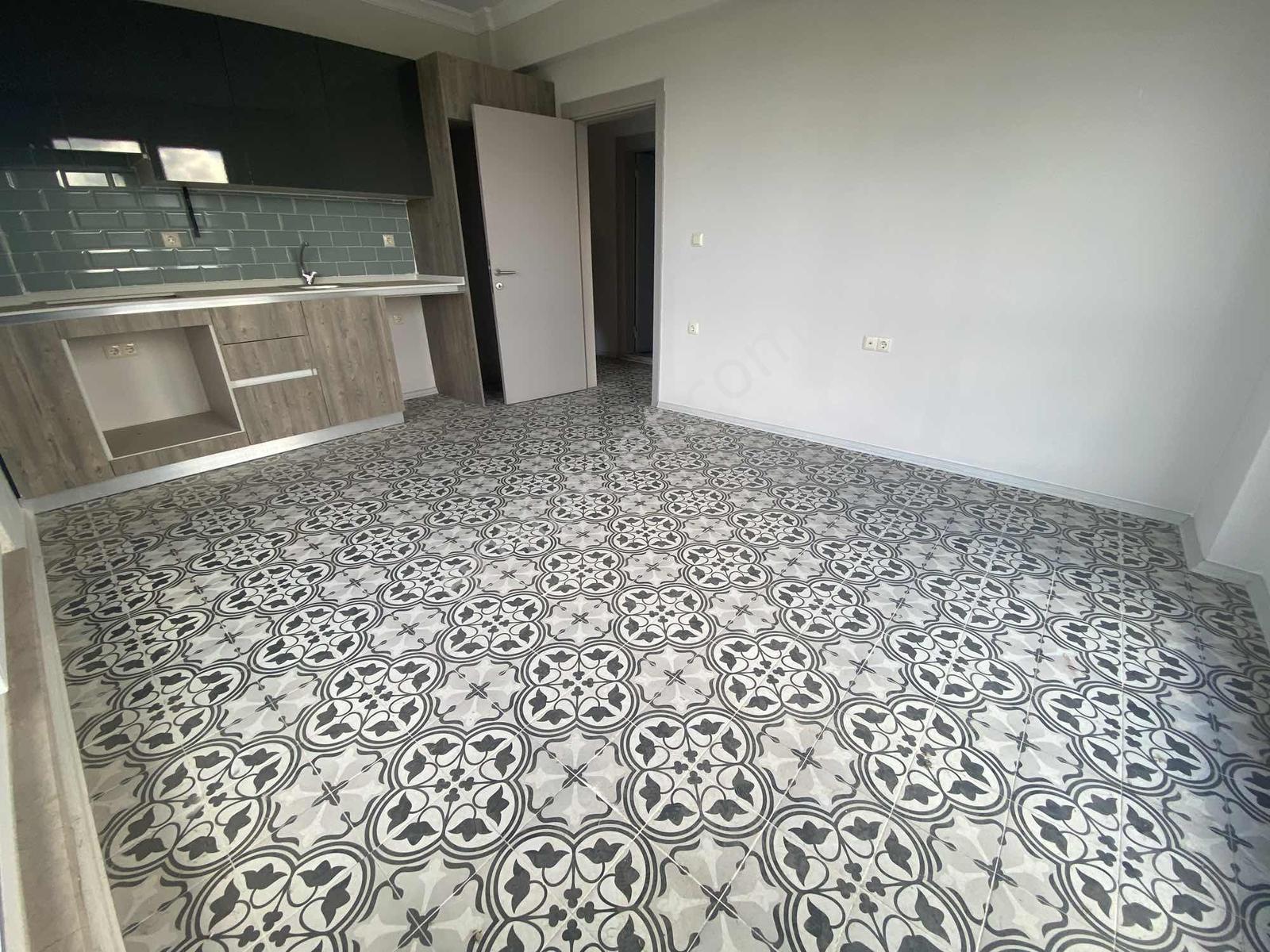 Sıfır 2+1 Ara Kat Havuzlu Sitede Fırsat Daire! — fotoğraf 9