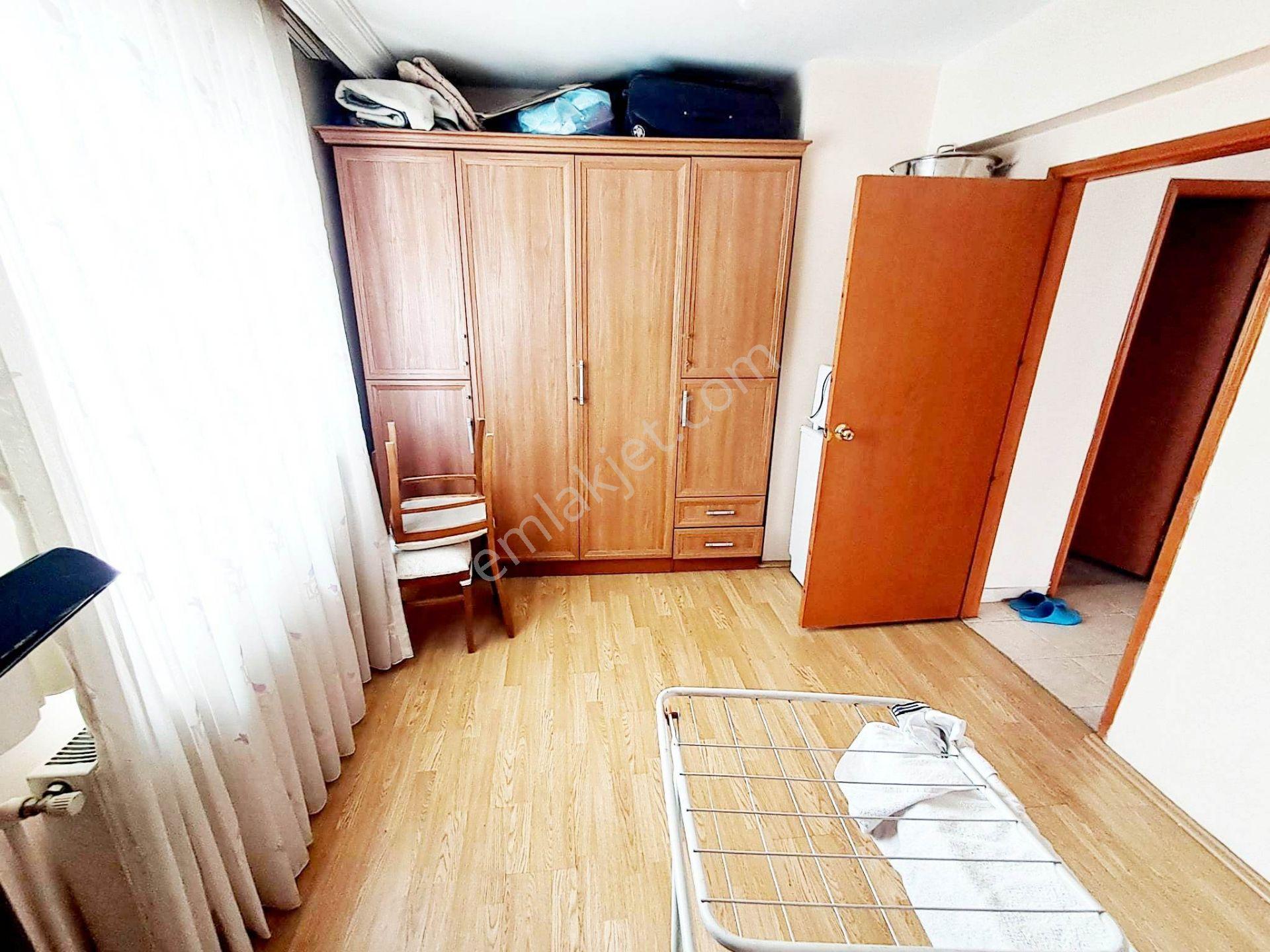 Uzman Emlak'dan 19 Mayıs Cadde Yanında Orta Katta Yapılı Geniş 3+1 Daire — fotoğraf 9