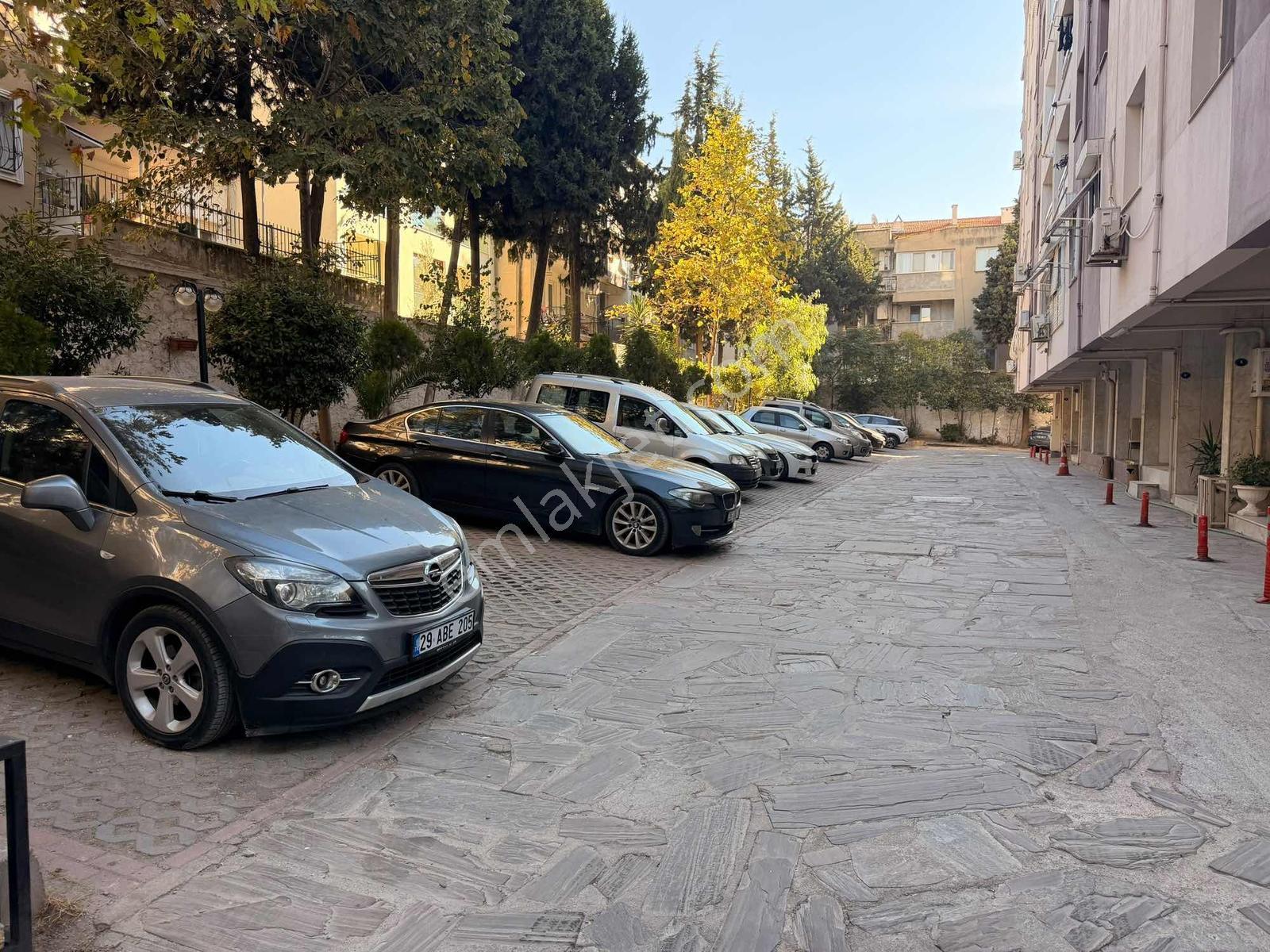 Şirinyer Emek Sitesinde Ara Kat 3+1 Otoparklı — fotoğraf 4