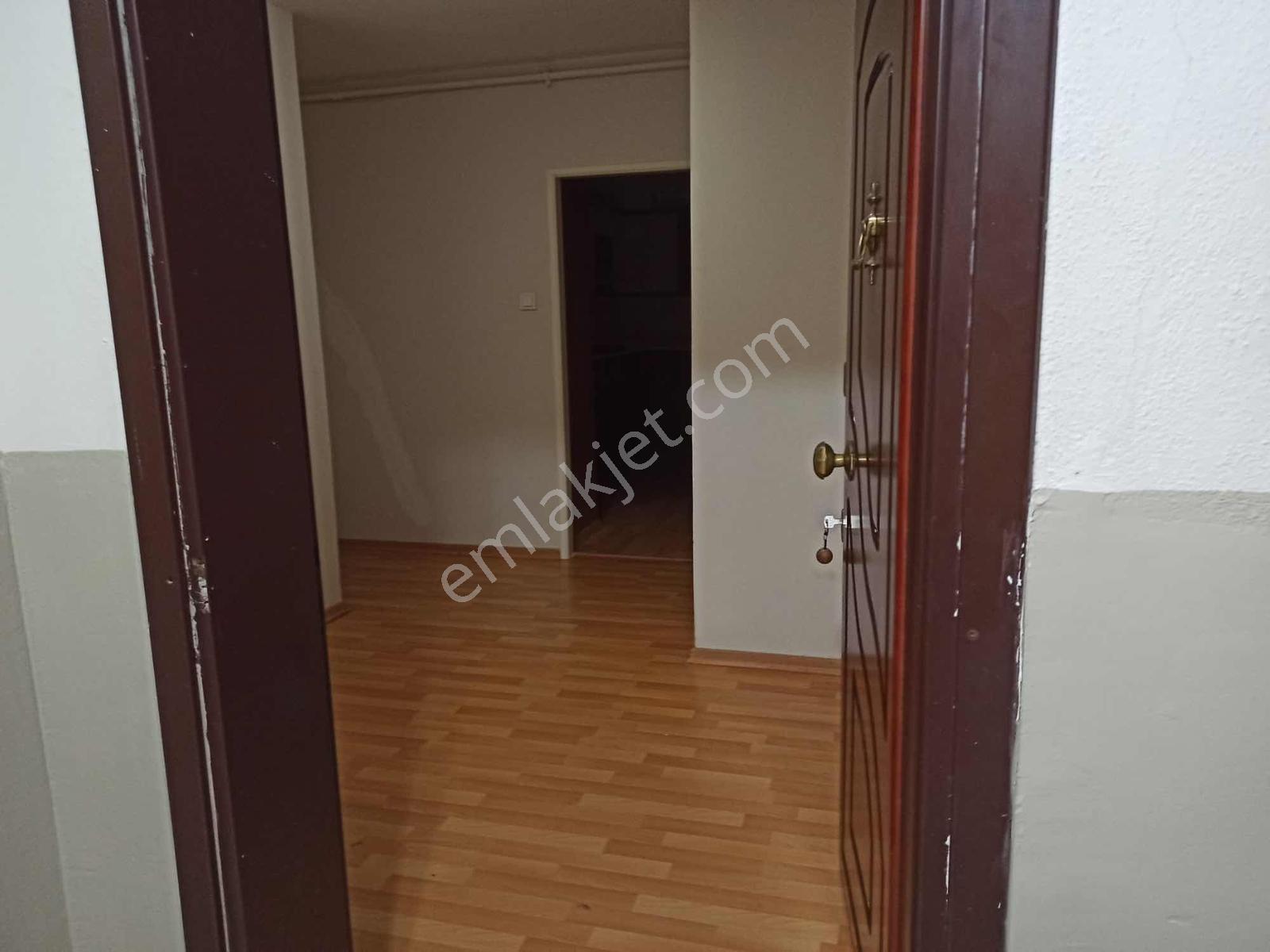 Şirinyer Emek Sitesinde Ara Kat 3+1 Otoparklı — fotoğraf 14