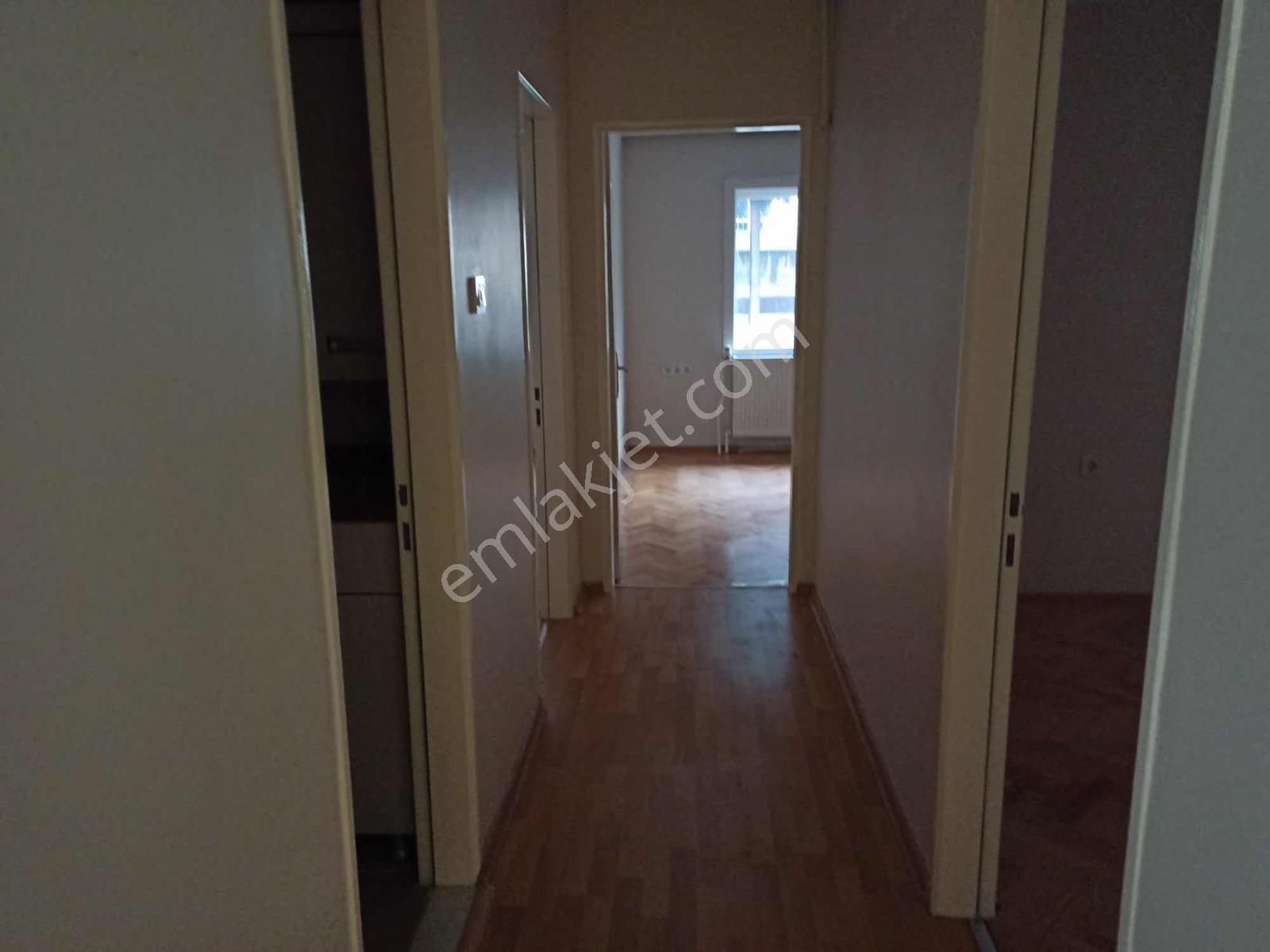 Şirinyer Emek Sitesinde Ara Kat 3+1 Otoparklı — fotoğraf 25
