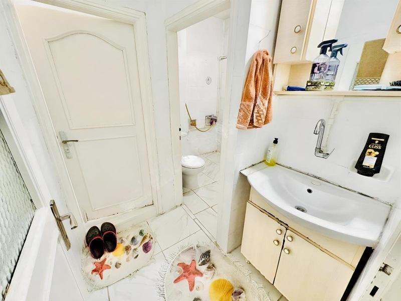 Satılık 2+1 Ara Kat Net 90m2 Merkezi Konumda Temiz Daire — fotoğraf 18
