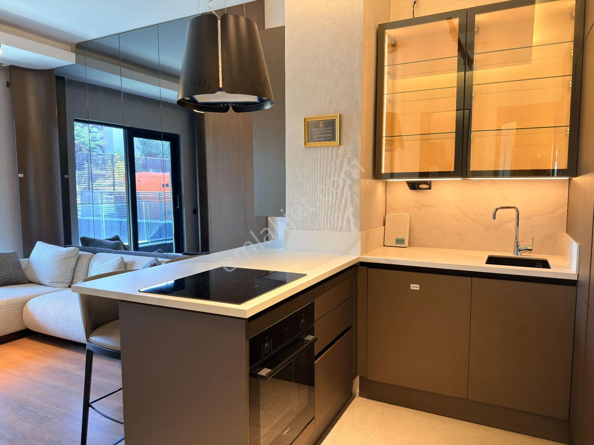 İz İncek Projesinde Hemen Tapu Satılık 1+1 Daire — fotoğraf 2