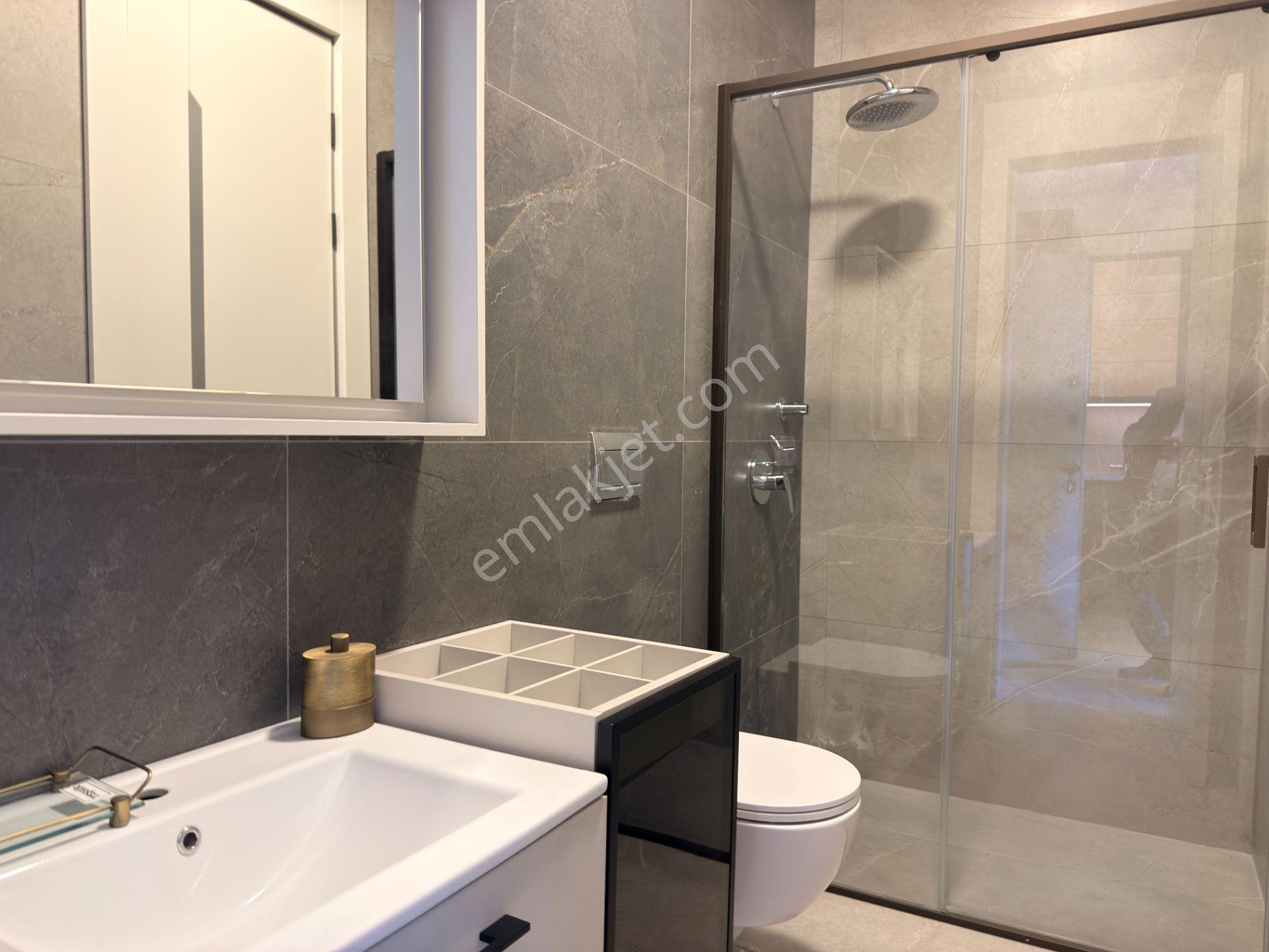İz İncek Projesinde Hemen Tapu Satılık 1+1 Daire — fotoğraf 7