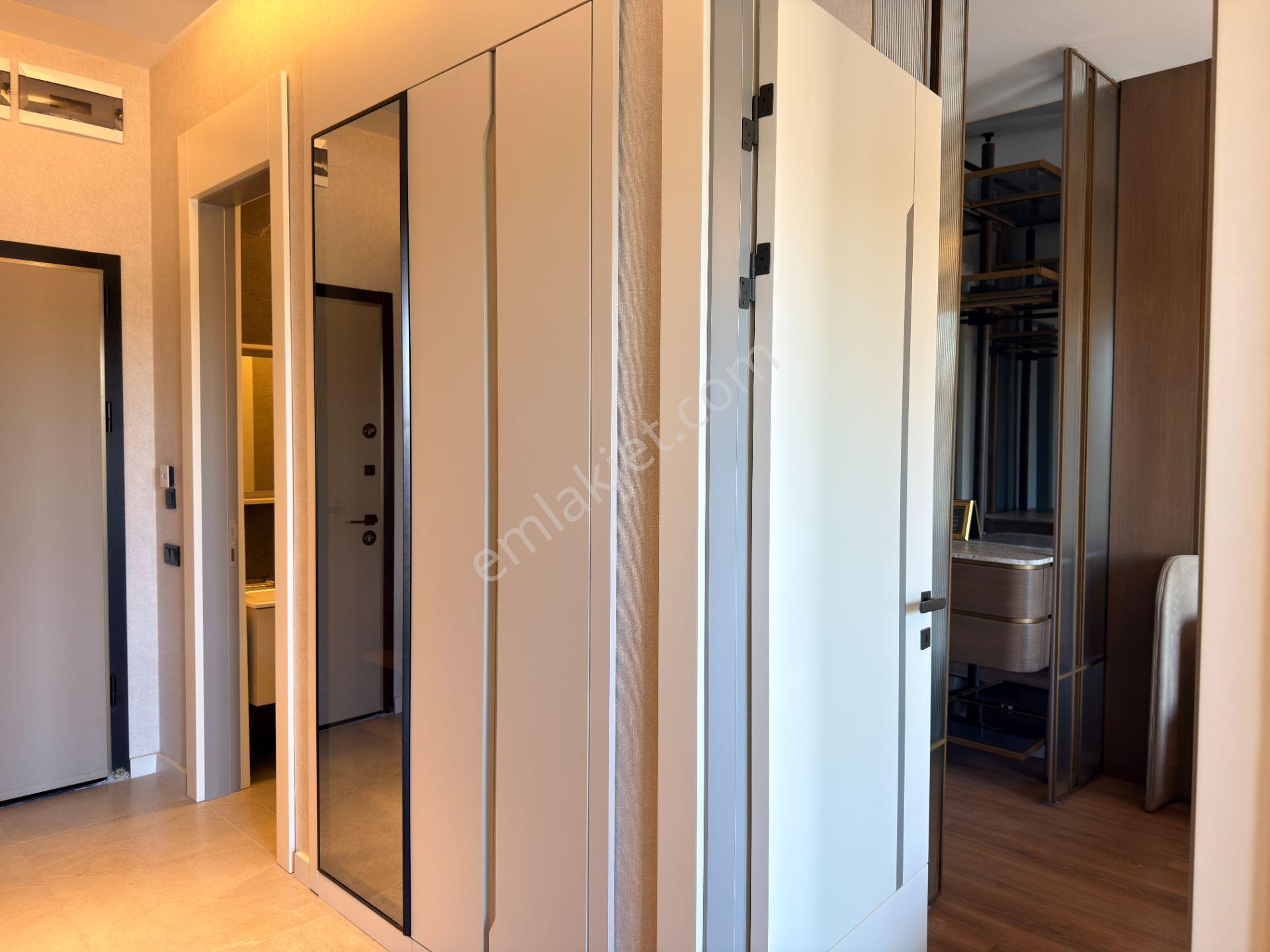 İz İncek Projesinde Hemen Tapu Satılık 1+1 Daire — fotoğraf 10