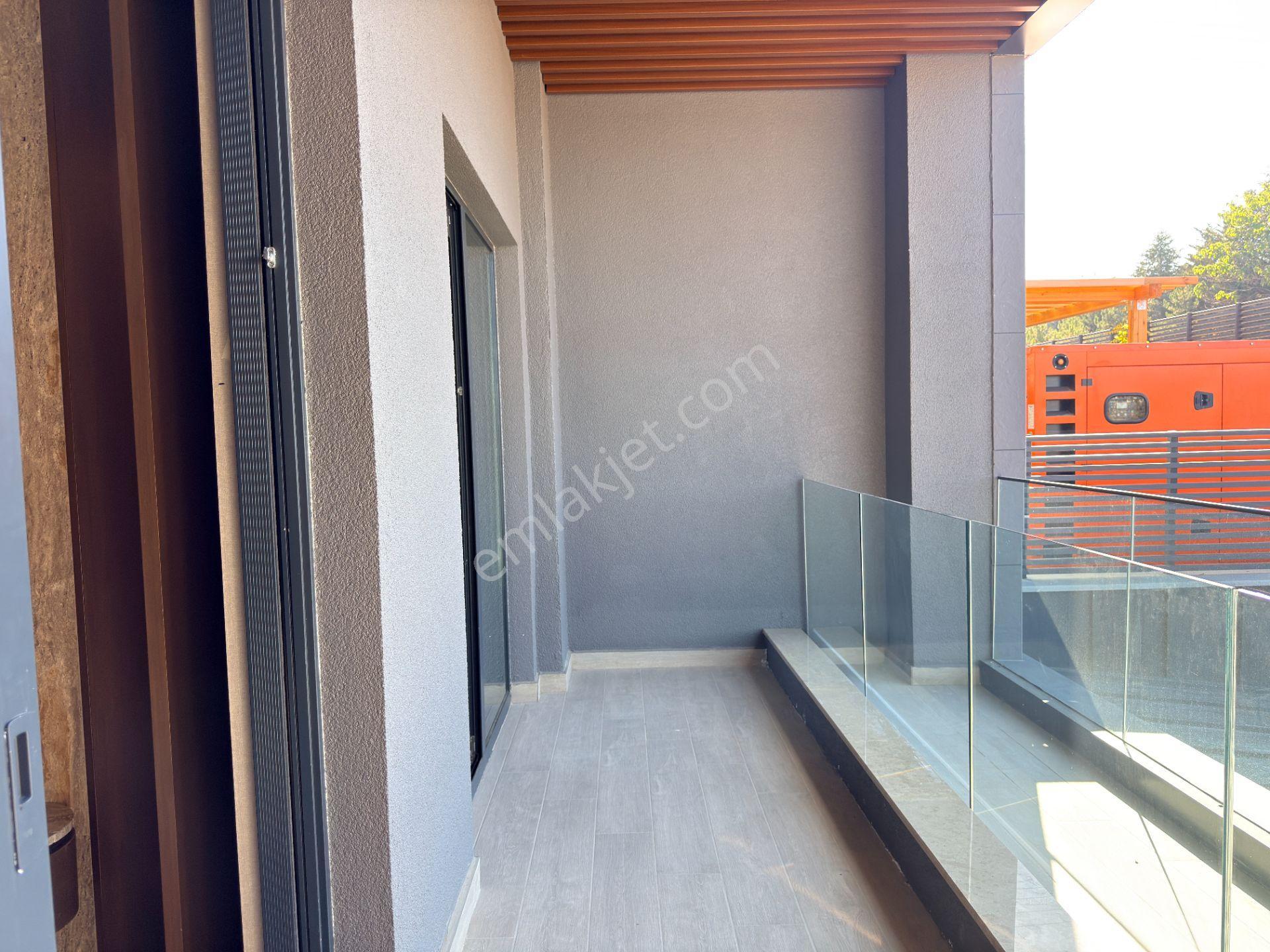 İz İncek Projesinde Hemen Tapu Satılık 1+1 Daire — fotoğraf 12