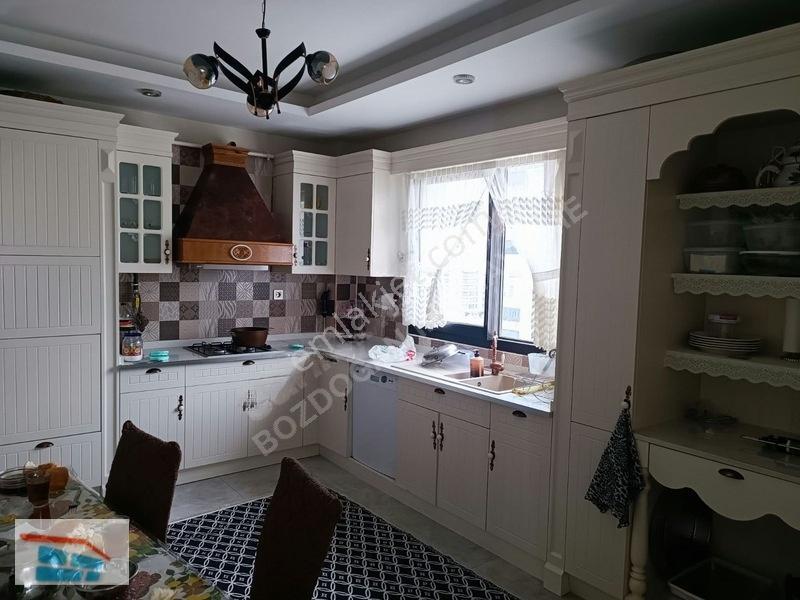 Bozdoğandan Güngör Caddesinde Satılık 3+1 Daire — fotoğraf 15