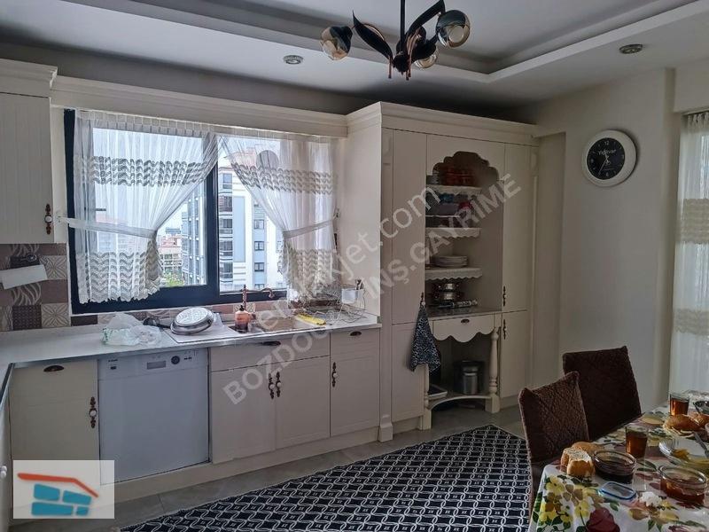 Bozdoğandan Güngör Caddesinde Satılık 3+1 Daire — fotoğraf 18