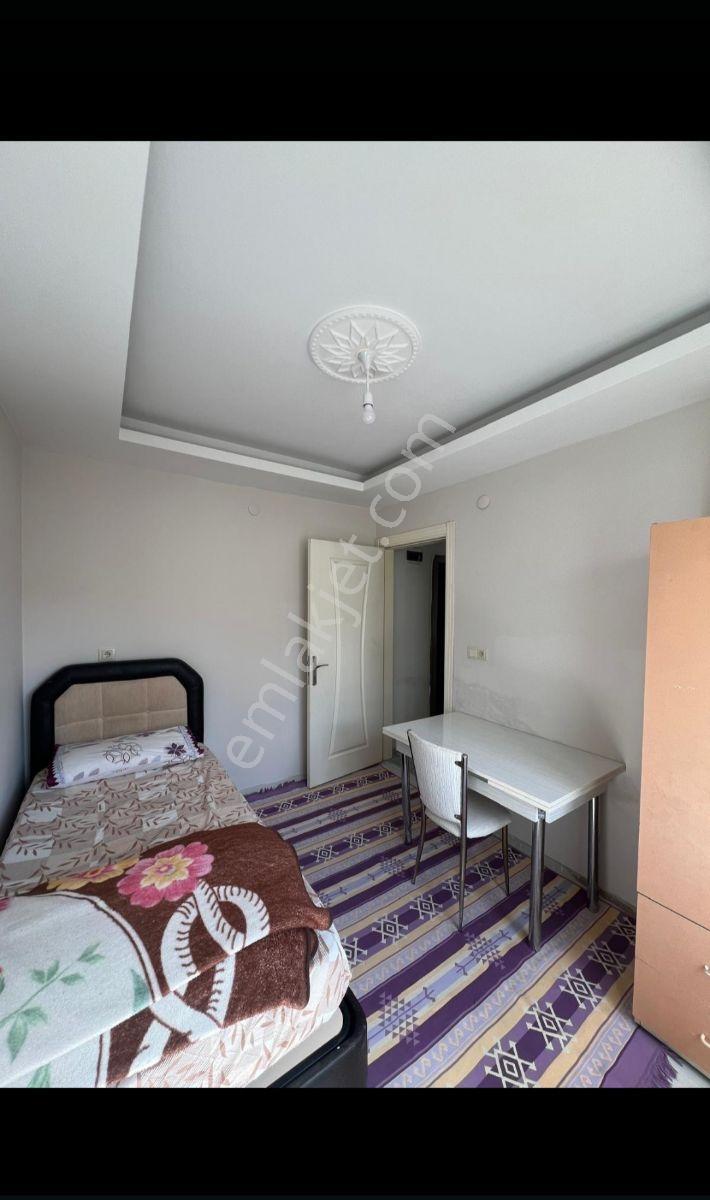 Bir Yapı Emlak'tan Satılık 1+1 Ara Kat Altınşehir De — fotoğraf 2