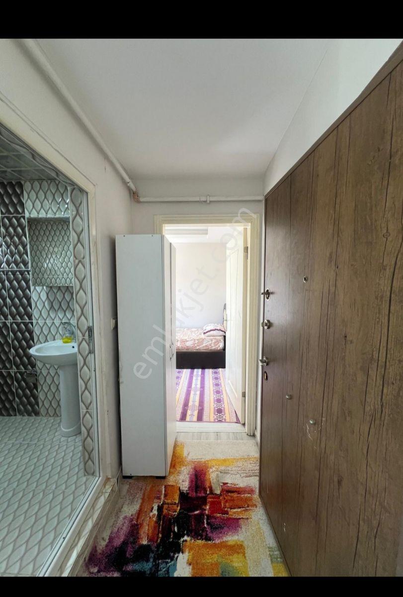 Bir Yapı Emlak'tan Satılık 1+1 Ara Kat Altınşehir De — fotoğraf 3