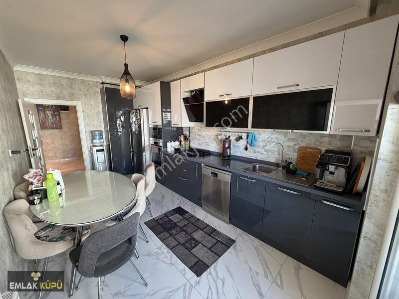 Bağlıca Mahallesi Site İçerisinde Lüks Yapılı 4+1 Satılık Daire — fotoğraf 2