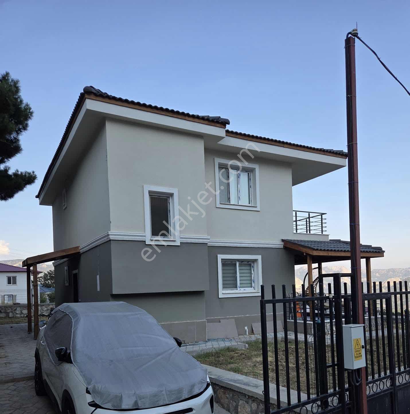 Selçuk Emlaktan Bozkırlı Mevkinde Satılık Lüx Villa — fotoğraf 3