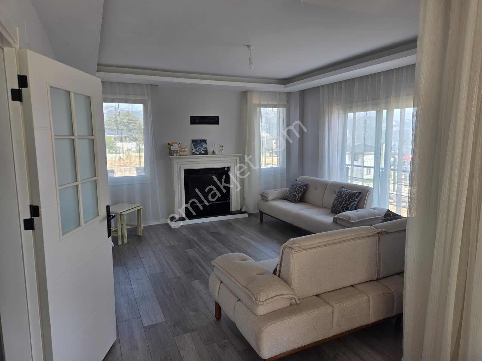Selçuk Emlaktan Bozkırlı Mevkinde Satılık Lüx Villa — fotoğraf 5